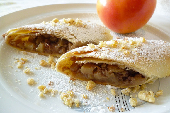 Секрет неповторимого вкуса и текстуры десерта: яблоки великолепно сочетаются с разнообразными сладкими лакомствами
