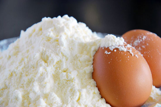 Как правильно использовать и разводить яичный порошок для выпечки: полезные советы и рецепты