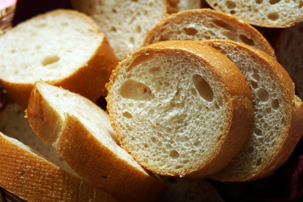 Почему происходит подрыв хлеба при выпечке: основные причины и способы предотвращения