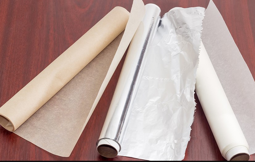 Как оторвать прилипшую бумагу для выпечки от выпечки: простые способы и советы