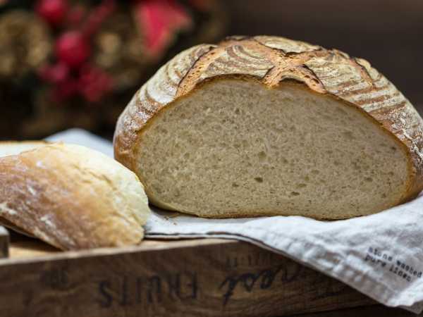 Сколько времени остужается свежесваренный хлеб: стоит ли терпеть?